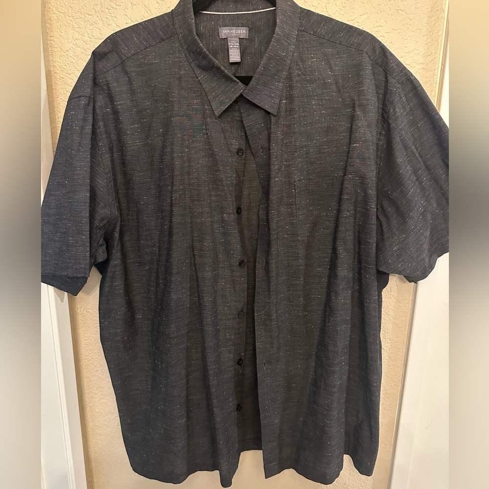 Men's Gray Short Sleeve Collared Shirt